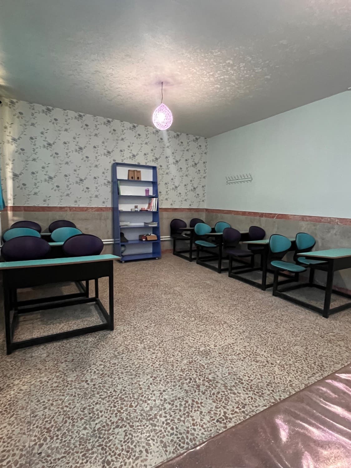 فضای دبیرستان غیردولتی دوره اول آوای امید